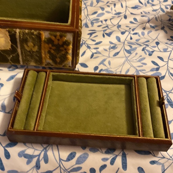 Reyes Musical Swiss Vintage Jewelry Box size 9x6x5 - Picture 5 of 16